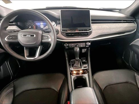 Used 2024 Jeep Compass Latitude image 7