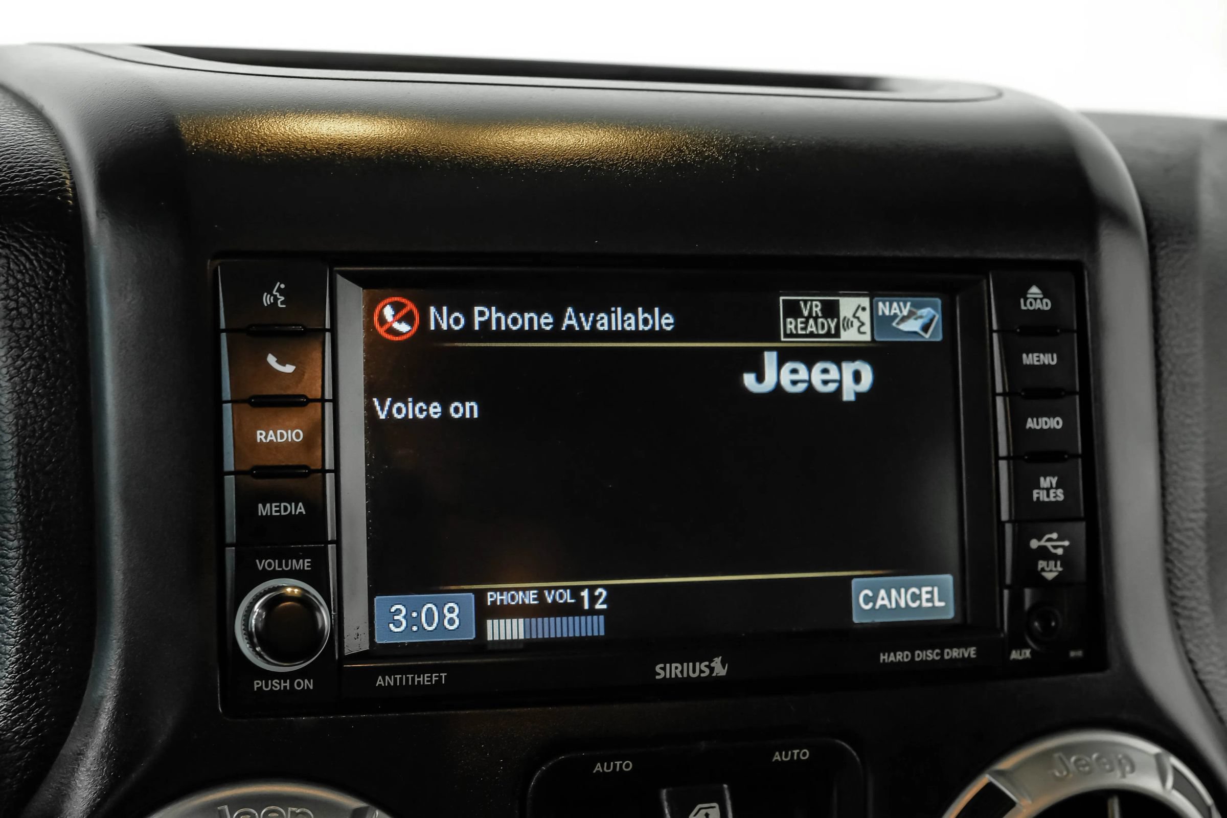 Used 2015 Jeep Wrangler Unlimited Rubicon w/ Connectivity Group AWD/4WD image 32