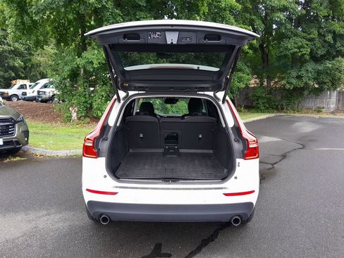 Used 2021 Volvo XC60 T5 Momentum w/ Premium Package AWD/4WD image 33