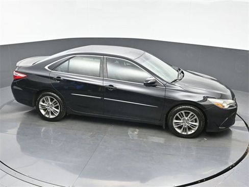 Used 2015 Toyota Camry SE image 34