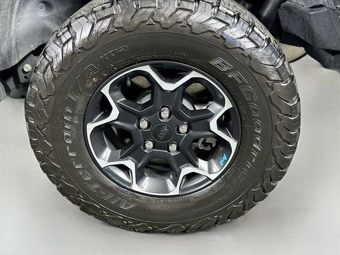 Used 2023 Jeep Wrangler Unlimited Rubicon 4xe image 29