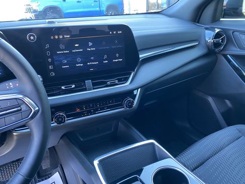 Used 2026 Chevrolet Equinox LT image 24