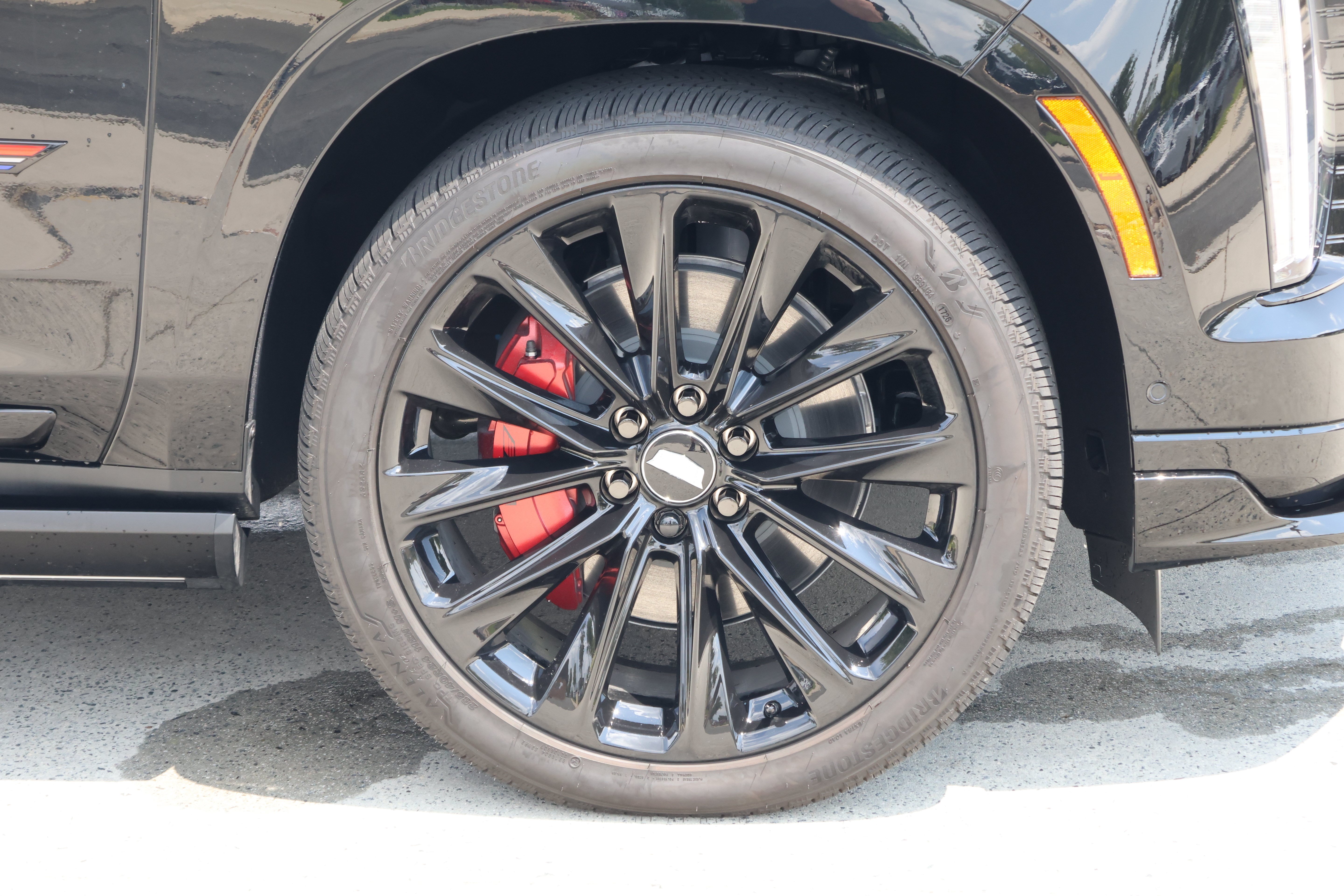 Used 2026 Cadillac Escalade ESV V AWD/4WD image 11
