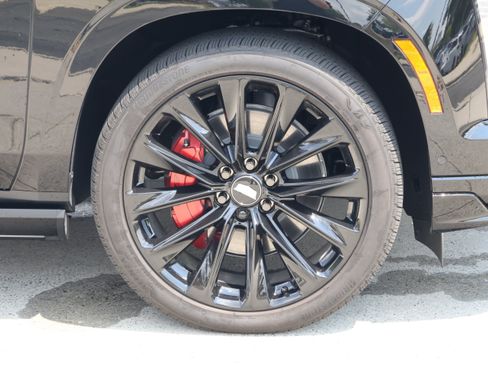 Used 2026 Cadillac Escalade ESV V AWD/4WD image 11