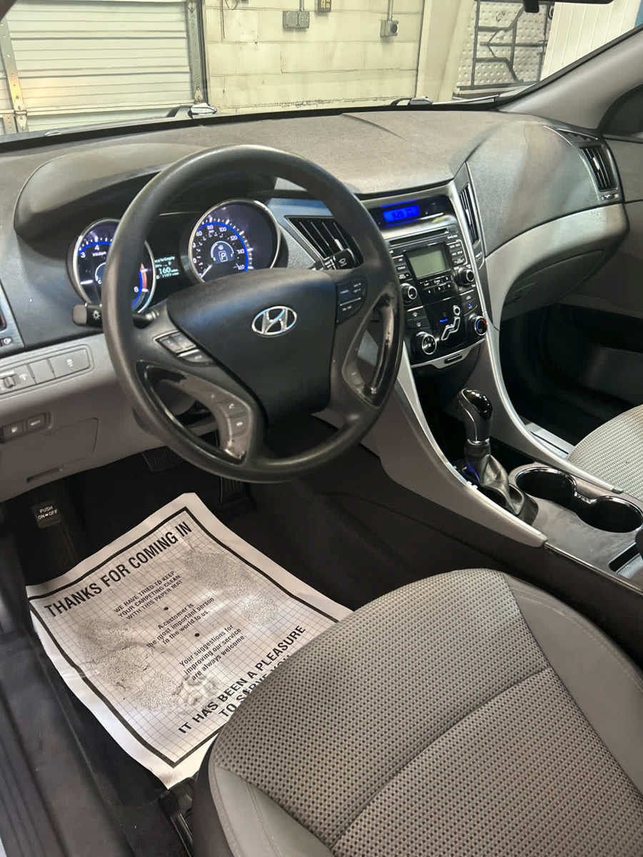 Used 2011 Hyundai Sonata GLS w/ Popular Equipment Pkg 2 FWD image 9
