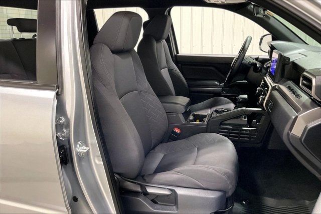 Certified 2025 Toyota Tacoma SR5 AWD/4WD image 8