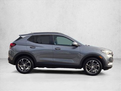 Used 2020 Buick Encore GX Essence image 4