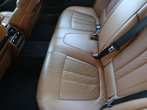 Used 2016 BMW 750i xDrive AWD/4WD image 12