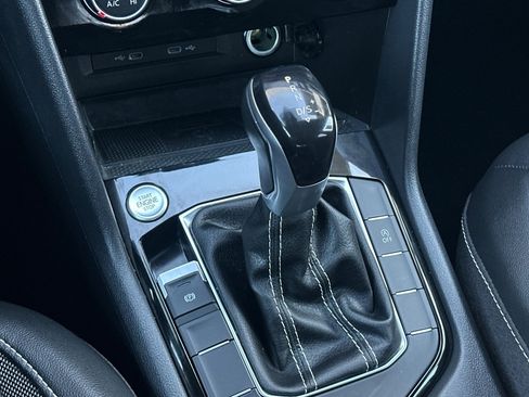 Certified 2023 Volkswagen Taos SE w/ Black Wheel Package image 22