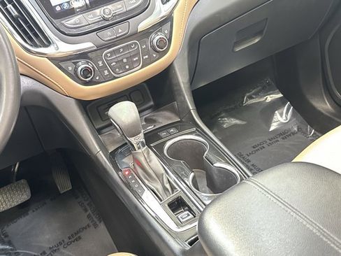 Used 2022 Chevrolet Equinox Premier image 25