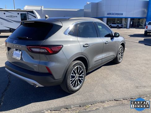 Used 2025 Ford Escape SE image 5