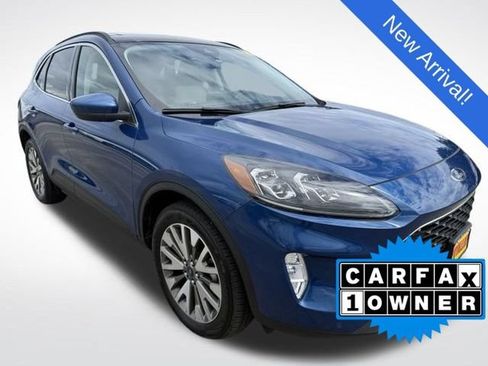 Used 2022 Ford Escape Titanium w/ Class II Trailer Tow Package AWD/4WD image 1