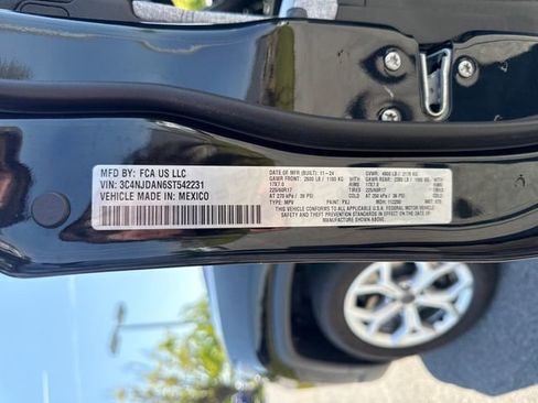 Used 2025 Jeep Compass Sport AWD/4WD image 19