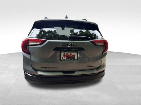 Used 2023 GMC Terrain SLE w/ Driver Convenience Package AWD/4WD image 6