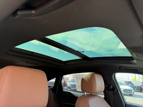 Certified 2024 Audi Q8 e-tron Premium Plus image 15