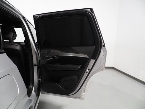 Used 2022 Volvo XC90 T8 R-Design w/ Advanced Package image 61
