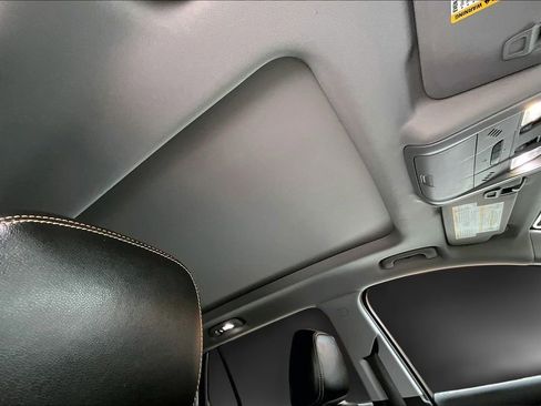 Used 2020 GMC Terrain SLT w/ Preferred Package image 28