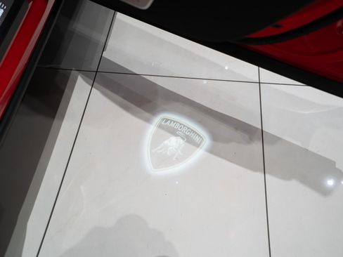 Used 2022 Lamborghini Urus AWD/4WD image 44