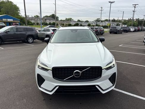 Used 2023 Volvo XC60 B5 Plus AWD/4WD image 5