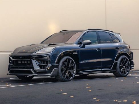 Used 2024 Porsche Cayenne Turbo AWD/4WD image 1