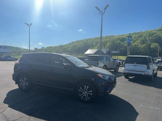 Used 2018 Toyota RAV4 LE w/ All Weather Liner Package AWD/4WD video 1