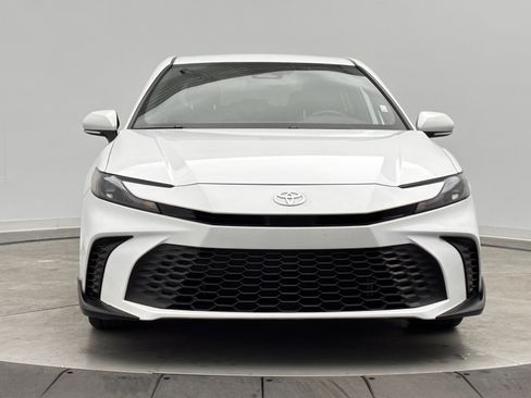 Used 2025 Toyota Camry LE image 2