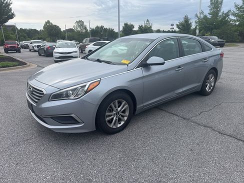 Used 2017 Hyundai Sonata SE FWD image 1