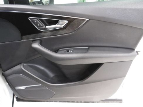 Used 2019 Audi Q7 3.0T Prestige w/ Prestige Package AWD/4WD image 30
