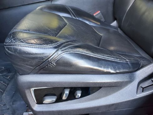 Used 2015 Cadillac Escalade Luxury image 20