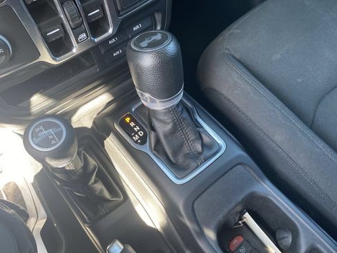 Used 2023 Jeep Wrangler Unlimited Sport AWD/4WD image 6