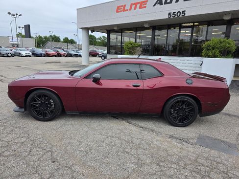 Used 2021 Dodge Challenger GT w/ Plus Package RWD image 8