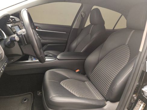 Used 2018 Toyota Camry SE FWD image 17