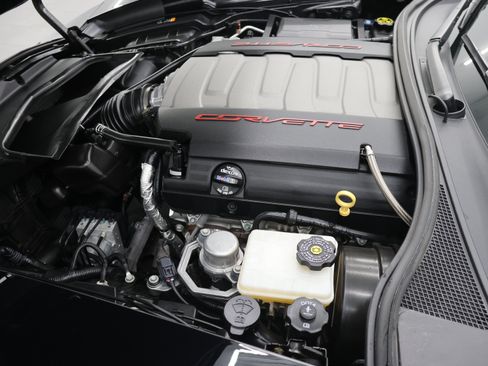 Used 2019 Chevrolet Corvette Stingray Coupe w/ Carbon Flash Badge Package RWD image 16