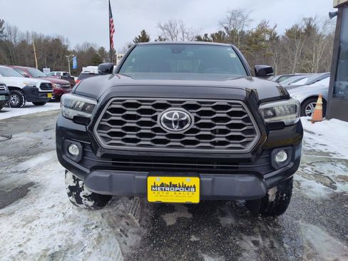 Used 2022 Toyota Tacoma TRD Off-Road image 3