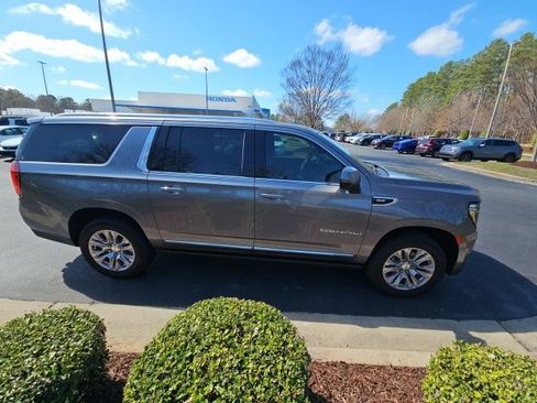 Used 2022 GMC Yukon XL Denali image 10