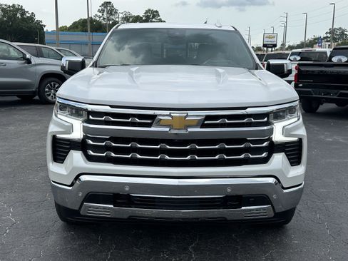 Used 2022 Chevrolet Silverado 1500 LTZ w/ LTZ Premium Package AWD/4WD image 3
