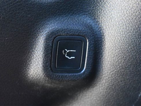 Used 2017 Jeep Compass Trailhawk w/ Leather Interior Group image 21