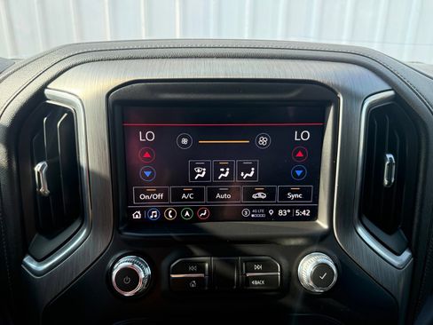 Used 2022 GMC Sierra 3500 Denali AWD/4WD image 13