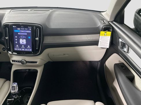 New 2026 Volvo XC40 B4 Plus w/ Protection Package Premier FWD image 27