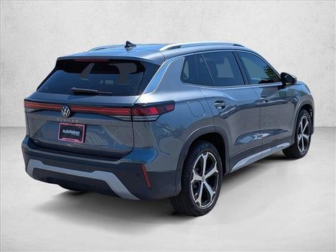 New 2026 Volkswagen Tiguan SE FWD image 5