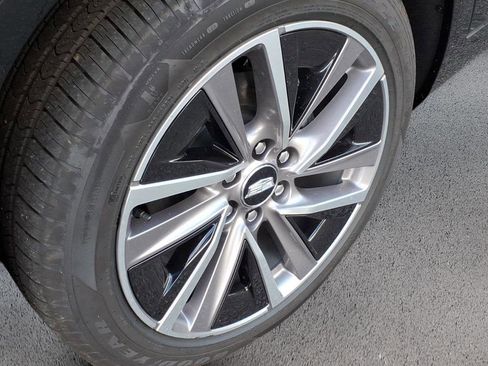 New 2026 Cadillac Vistiq Sport w/ LPO, Floor Liner Package image 9