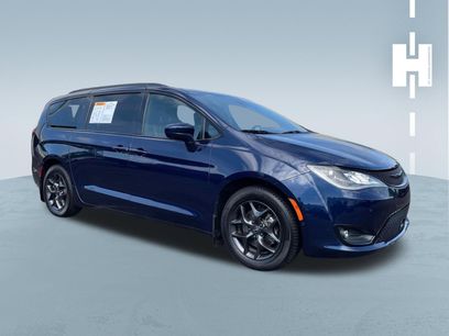 Used 2018 Chrysler Pacifica Touring-L Plus w/ Advanced Safetytec Group