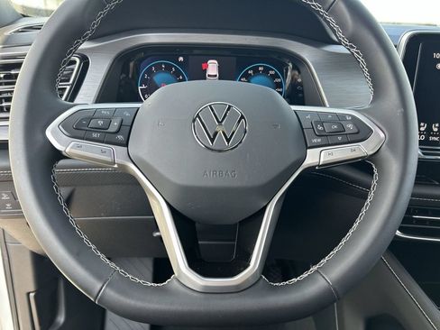 New 2026 Volkswagen Atlas Cross Sport SE FWD image 19