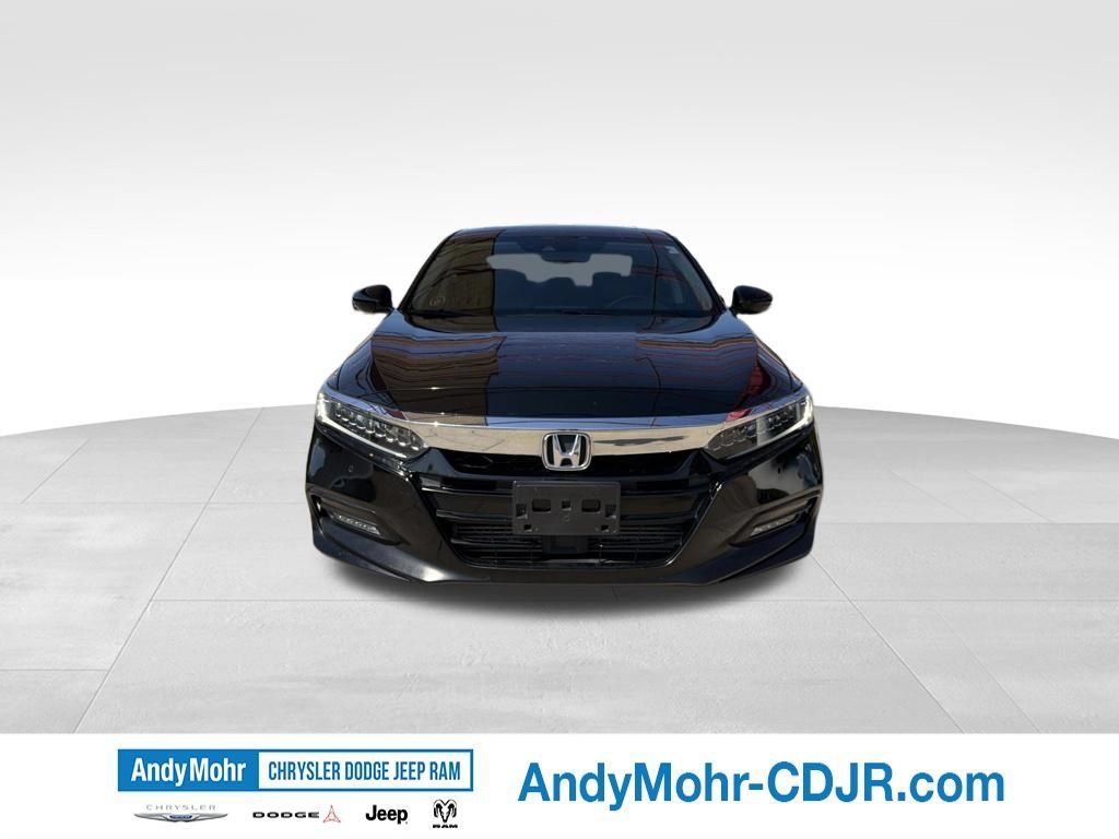 Used 2018 Honda Accord Touring image 2