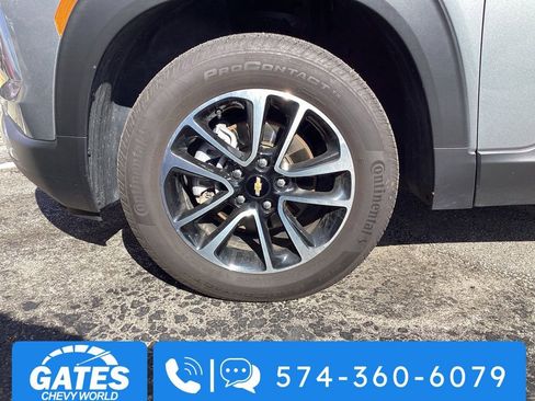 Used 2025 Chevrolet TrailBlazer LT AWD/4WD image 32
