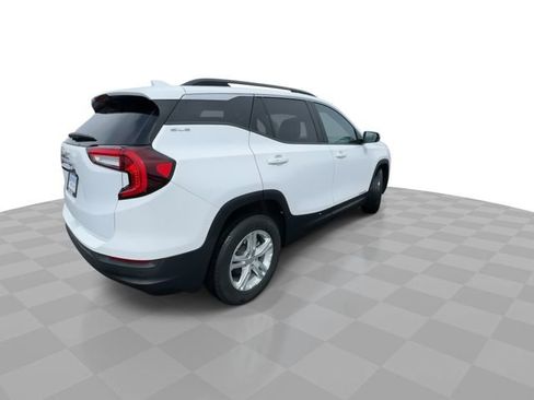 Certified 2022 GMC Terrain SLE w/ Driver Convenience Package image 8