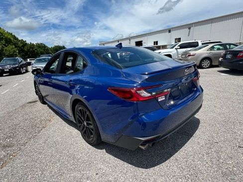 Used 2025 Toyota Camry SE FWD image 6
