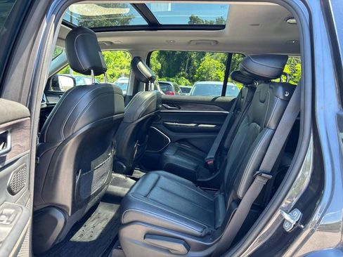 Used 2022 Jeep Grand Cherokee L Limited AWD/4WD image 12