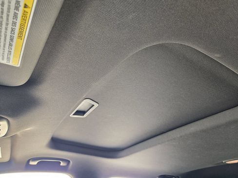 Certified 2024 Chevrolet Trax RS w/ Sunroof Package FWD image 31