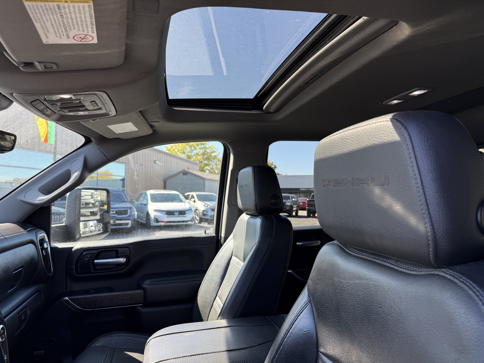 Used 2023 GMC Sierra 3500 Denali w/ Denali Ultimate Package AWD/4WD image 10